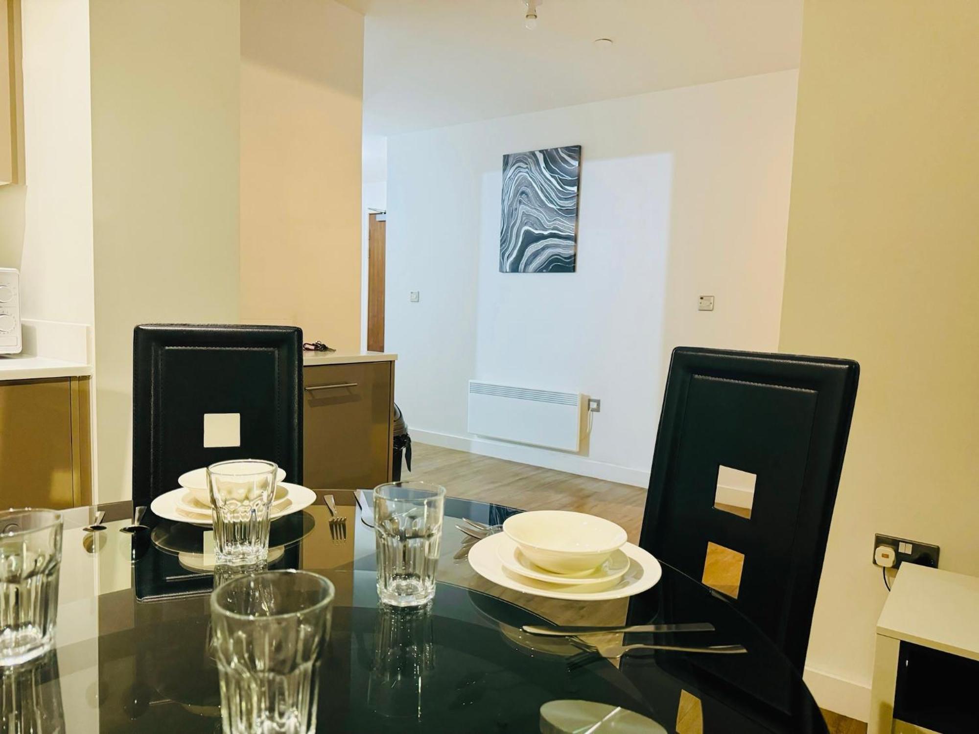 Last-Minute Specials L Book It Now L Sleeps Up To 4 L 2 Bed 2 Bath - Gym - Prime Birmingham Location L Jvt Short Lets Bagian luar foto