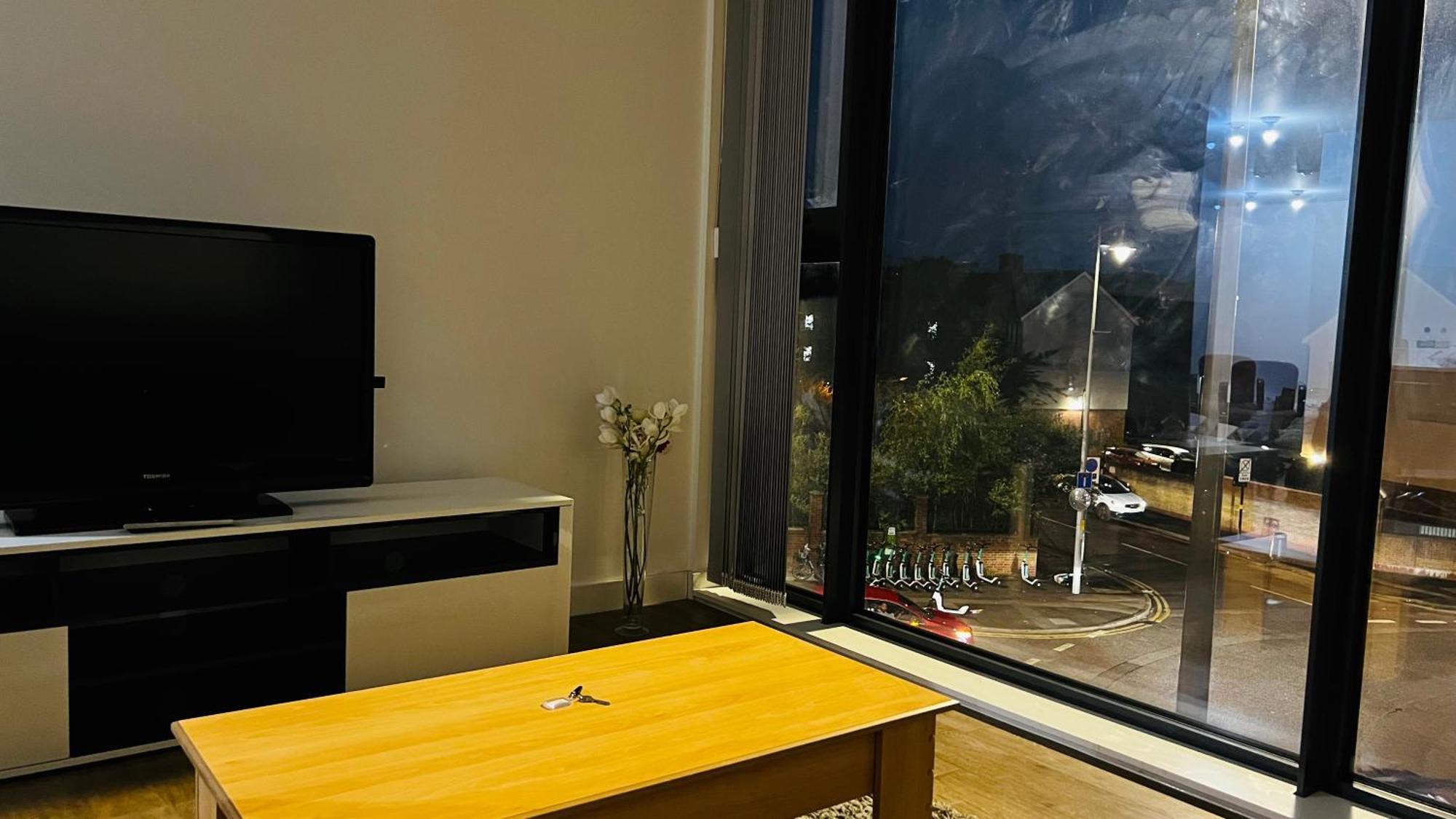 Last-Minute Specials L Book It Now L Sleeps Up To 4 L 2 Bed 2 Bath - Gym - Prime Birmingham Location L Jvt Short Lets Bagian luar foto